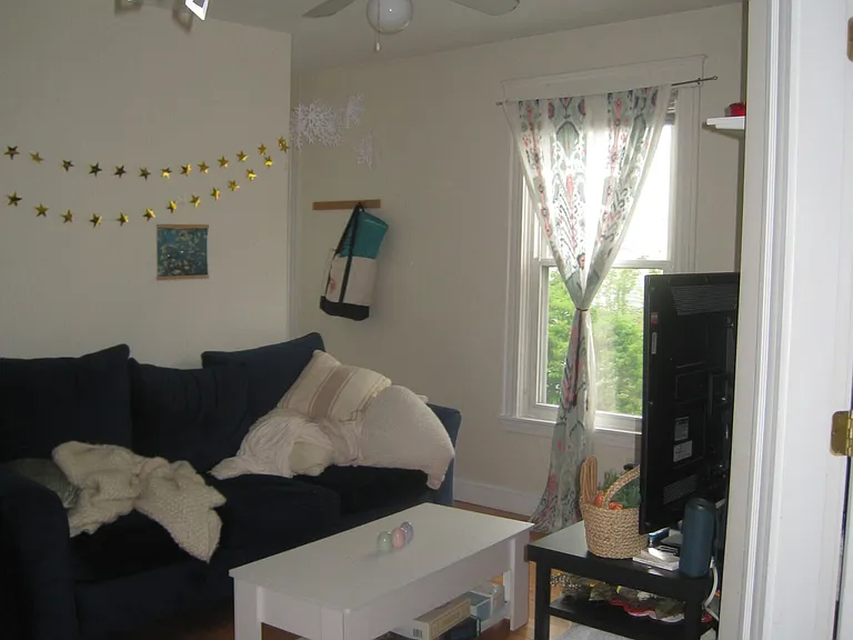 233 Cardinal Medeiros Ave #2 — Photo 6