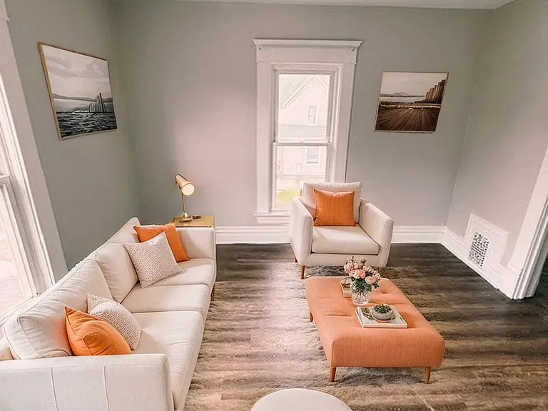 208 W Oakland Ave — Photo 1