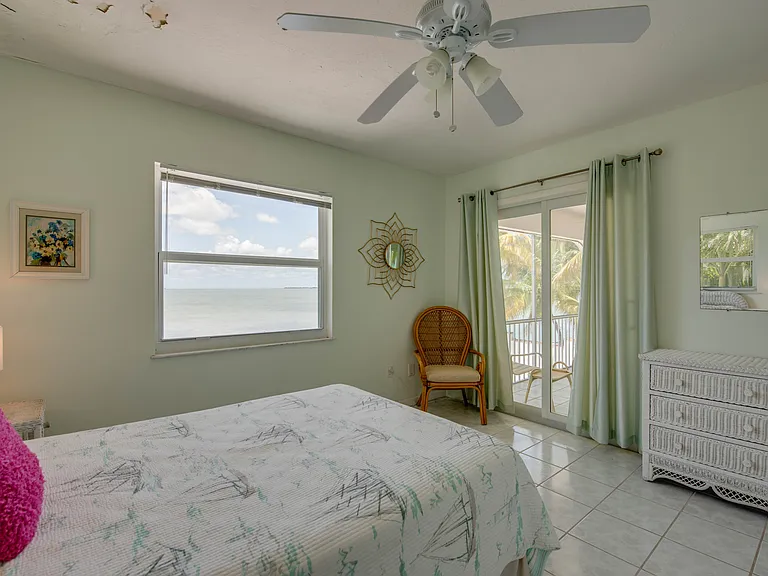 536 Caribbean Dr E — Photo 18