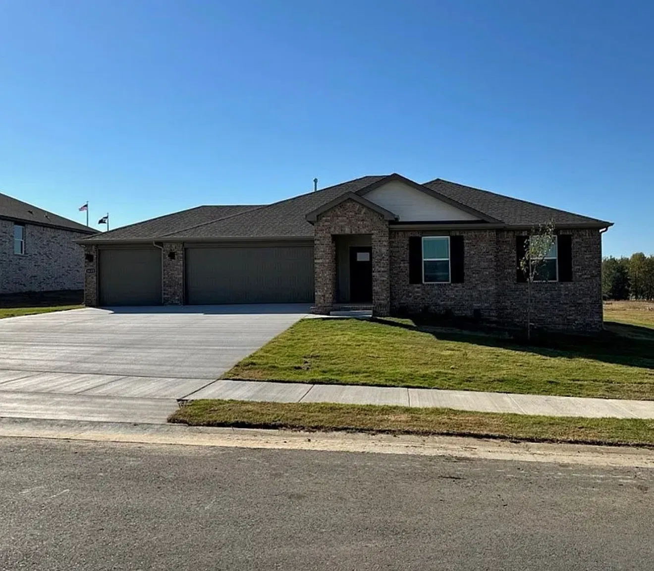 4 bed, 1940 sqft, $2,250 — Photo 1