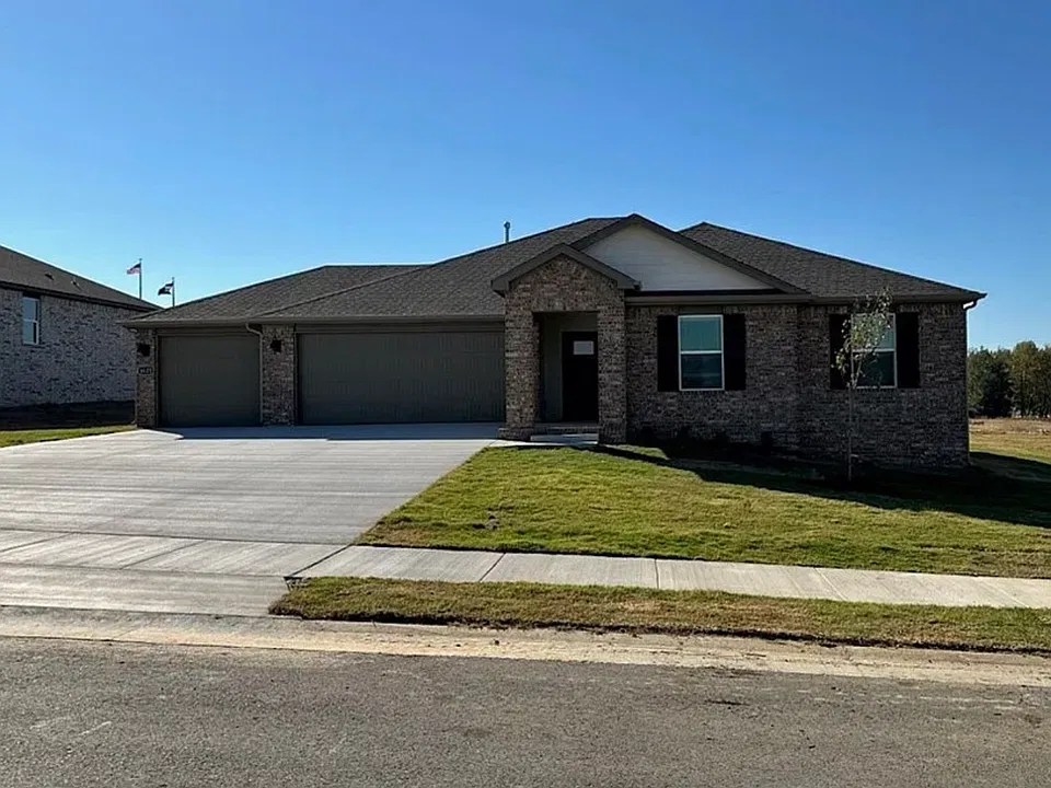 1021 Pebble Dr