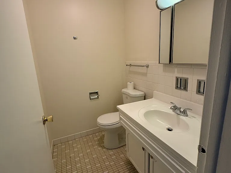 6558 N Richmond St #303 — Photo 5