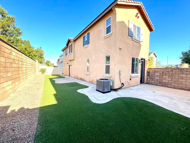 7024 Moonray Ct — Photo 11