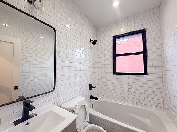 4th image of 836 Rogers Ave #1
