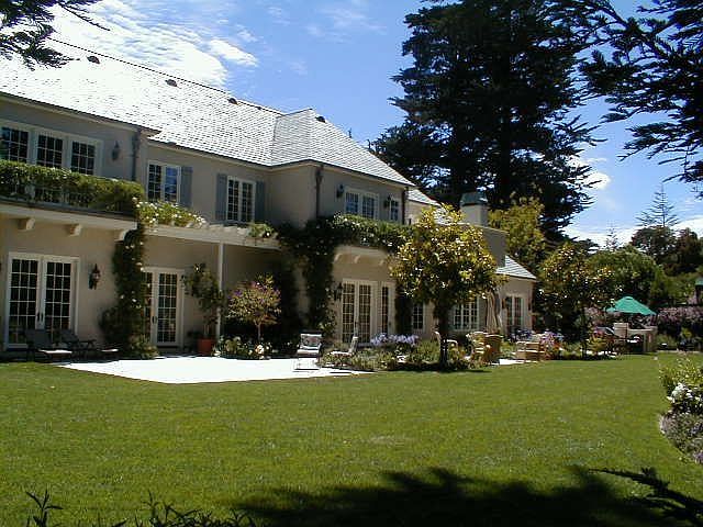 2nd image of 1740 Crockett Ln