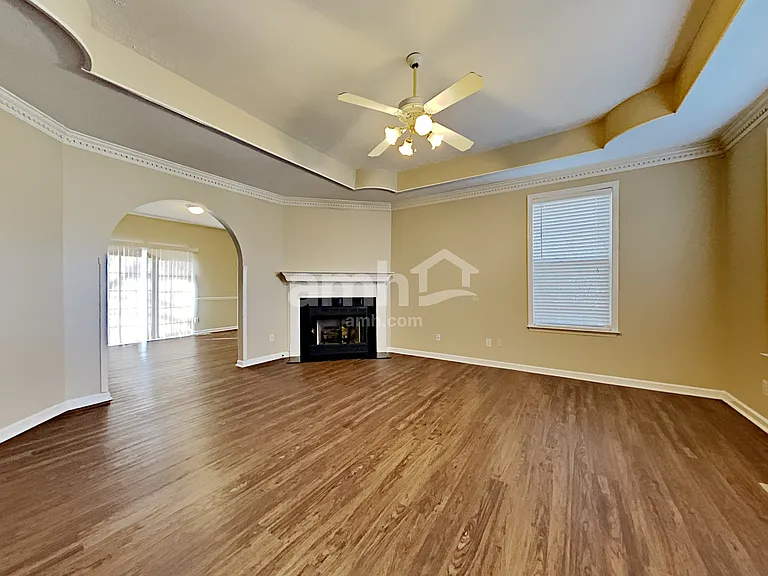 109 Crestside Ct — Photo 6