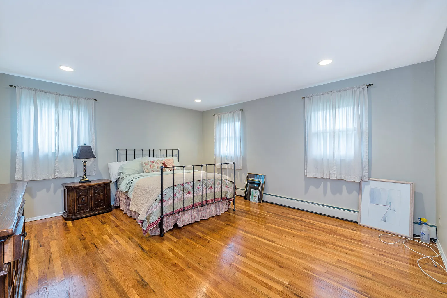 558 Hemlock Dr photo 1