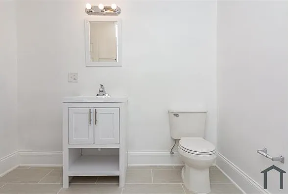 2 bed, $1,686 — Photo 3
