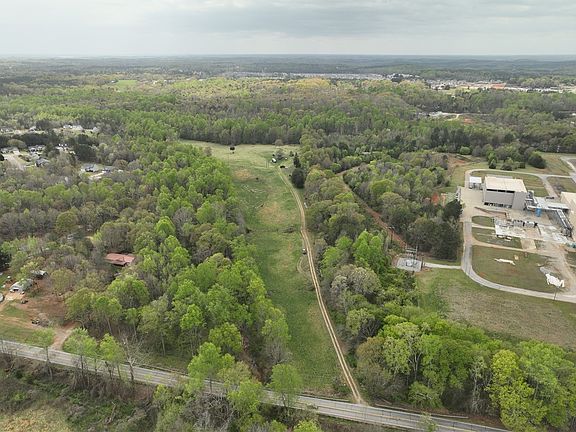 3rd image of 850 Lebanon Rd