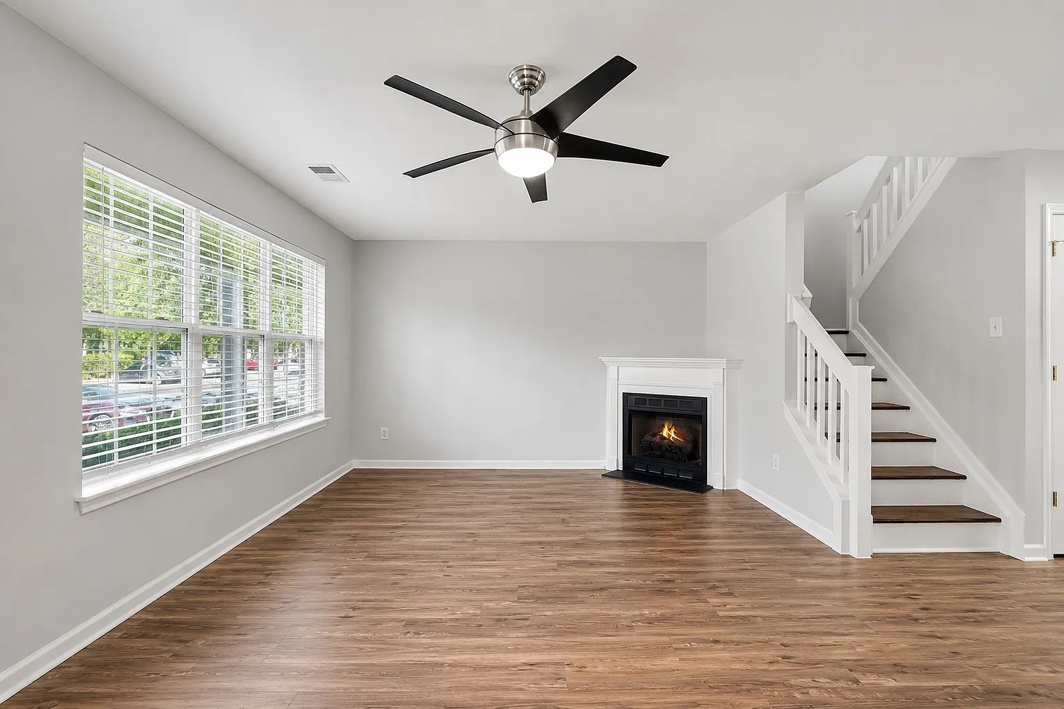2 bed, 1308 sqft, $1,900 — Photo 3