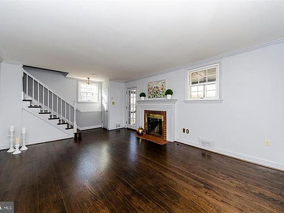 4th image of 640 N Illinois St