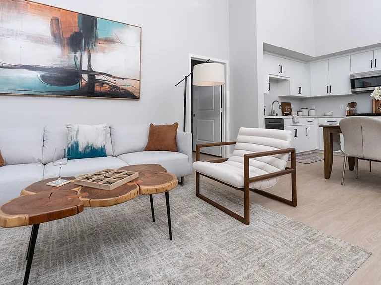 Downtown Ontario Luxury Apartments — Photo 45