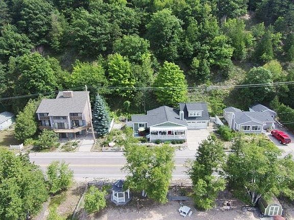 3rd image of 4318 Crystal Dr