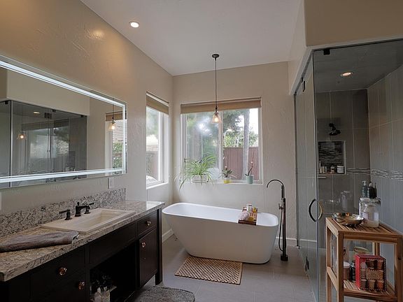 5th image of 847 Talbot Dr