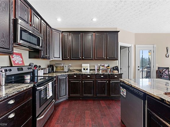 5th image of 2958 Moyer Ave