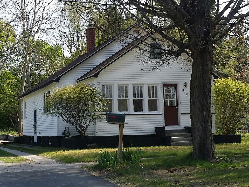 515 Slocum (end of driveway)