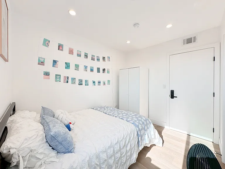 1338 West 35th Place — Photo 23
