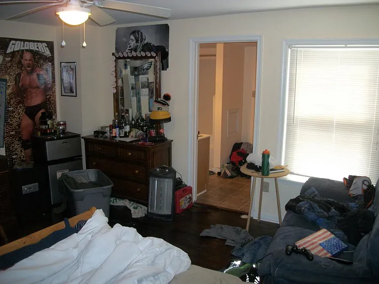 BR 3 (Pic 3 of 4)