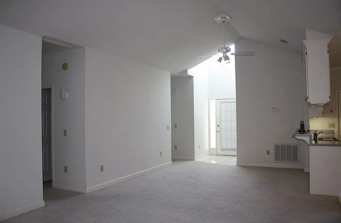 3 bed, 1451 sqft, $2,000 — Photo 3