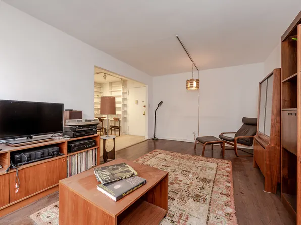 139-15 83rd Avenue image 3 of 10