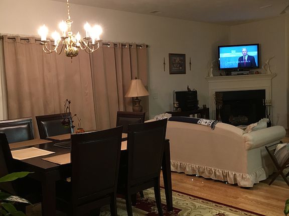 3rd image of 214 Ellis Dr