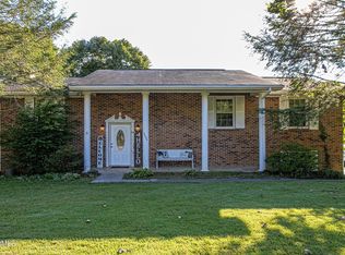 8225 Cricket Rd, Powell, TN 37849