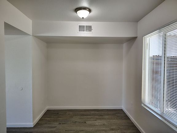 5th image of 2010-1 Larcus Ave #13