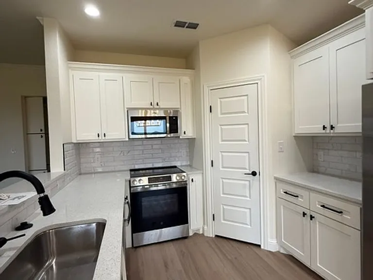 7650 Hudson Way — Photo 4