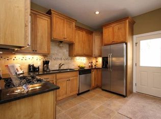 2033 James Ave, Saint Paul, MN 55105