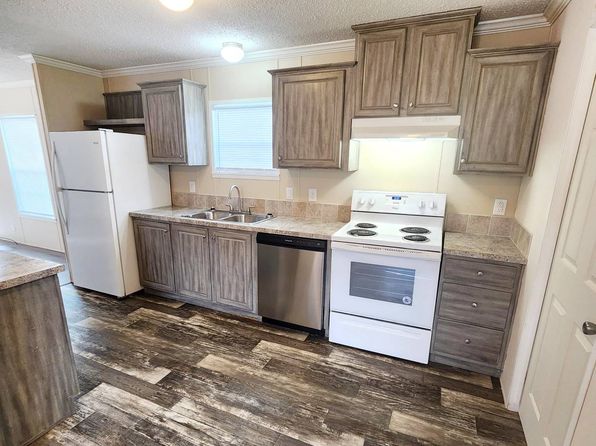 299 S Willow Dr #77, Union City, IN 47390