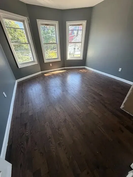 5 bed, 1000 sqft, $2,900 — Photo 1