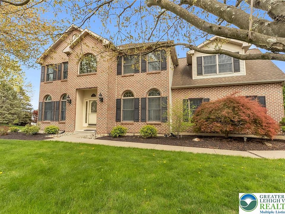 1st image of 1785 Clarendon Dr