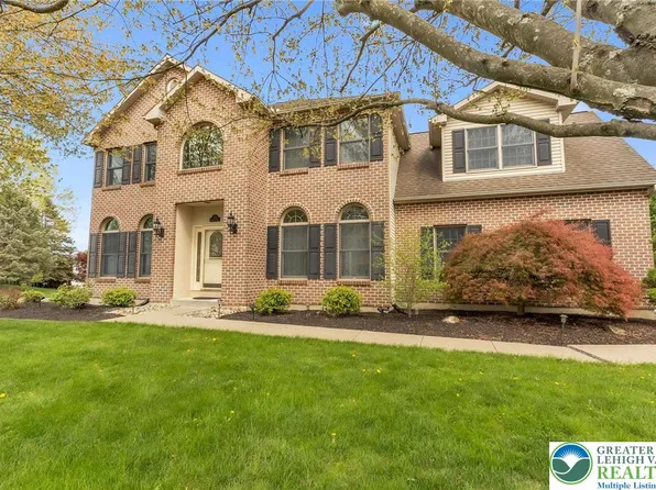 1785 Clarendon Dr, Easton, PA 18040