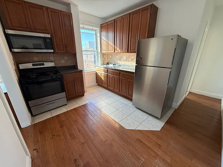 220-22 51st St #25E — Photo 4
