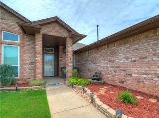 9916 SW 15th Ter, Yukon, OK 73099
