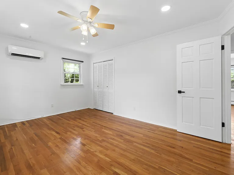 81 Cortlandt Pl — Photo 14