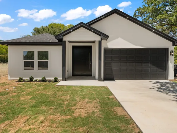 104 Clear Fork St, Gun Barrel City, TX 75156