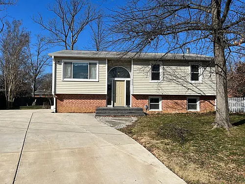 2508 Saint John Pl Photo 1