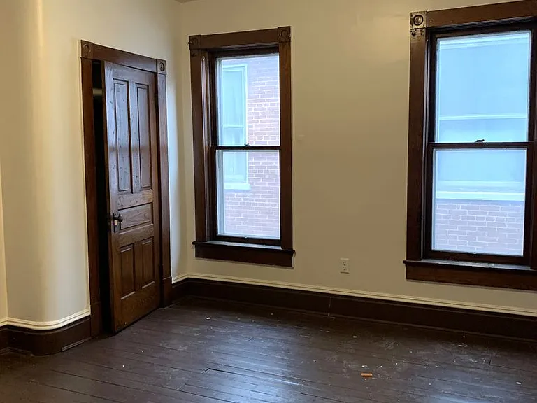 577 Lincoln Way E — Photo 32