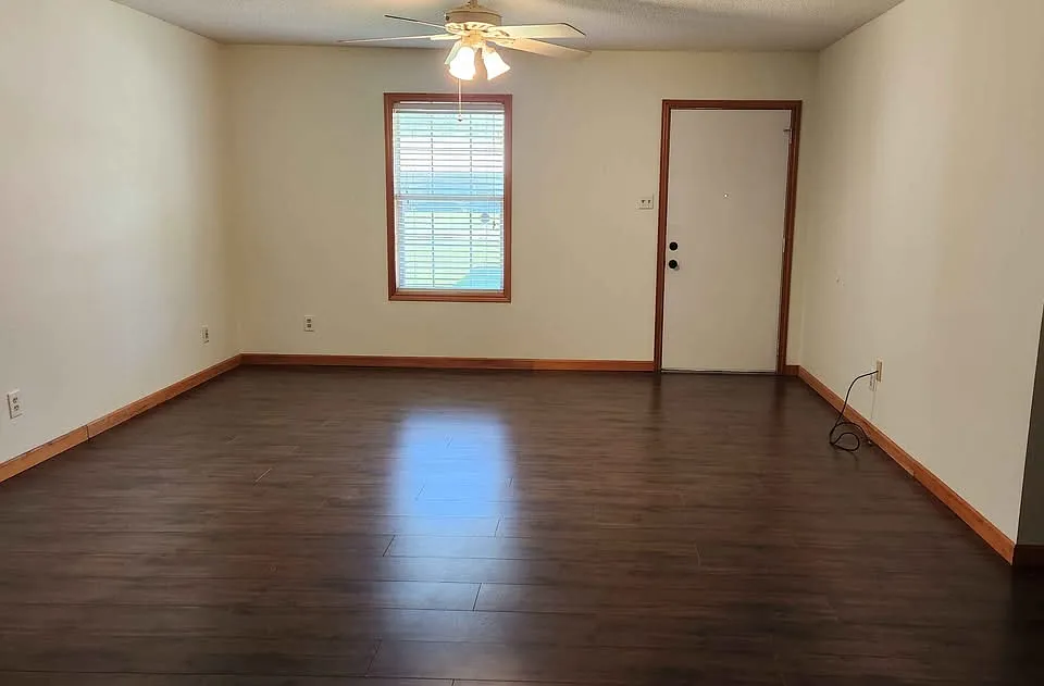2 bed, 840 sqft, $950 — Photo 3