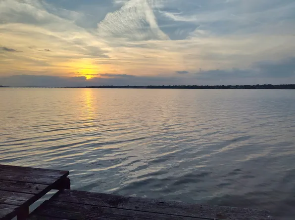 140 Ivy Ln, Mabank, TX 75156