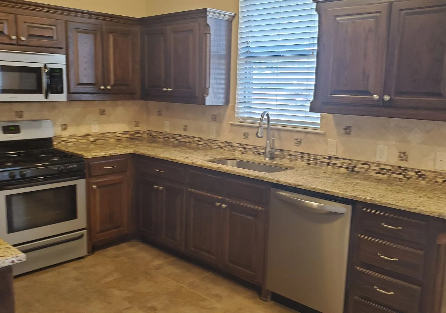 Hidden Creek Home — Photo 4