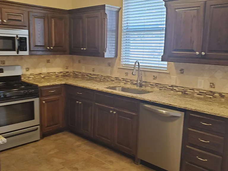 1125 Northwood Ln — Photo 2