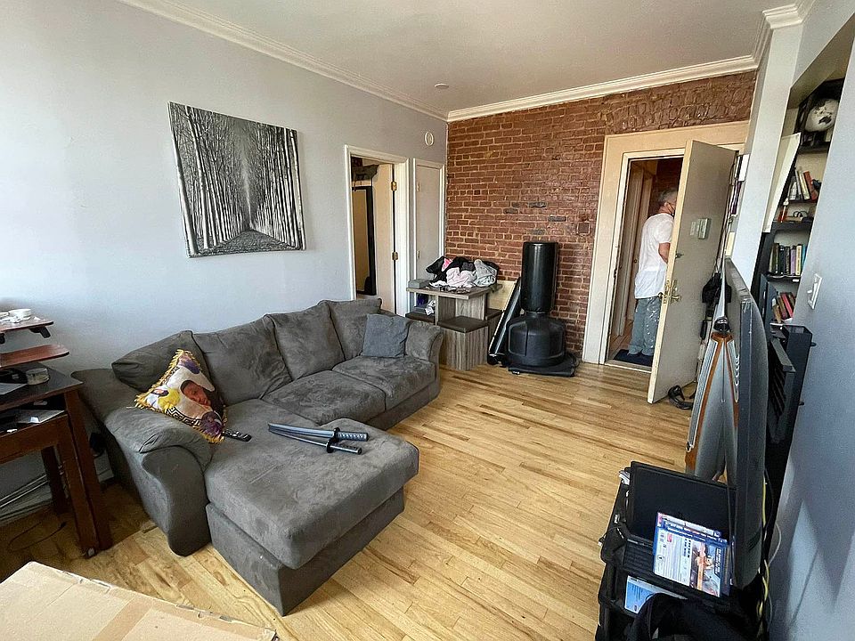 1st image of 34-22 Crescent St #5