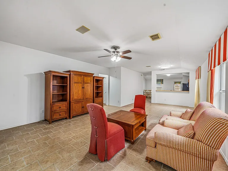 22327 Albee Dr — Photo 7