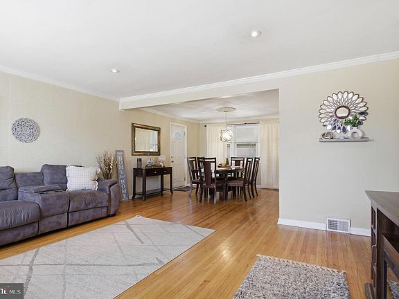 4th image of 109 Shubrook Ln