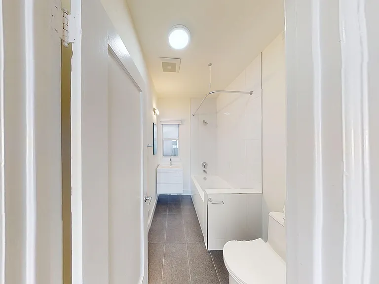 2369 Le Conte Avenue — Photo 5