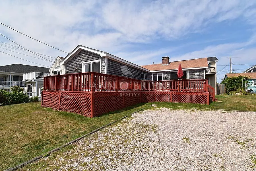 3 bed, 993 sqft, $2,925 — Photo 2