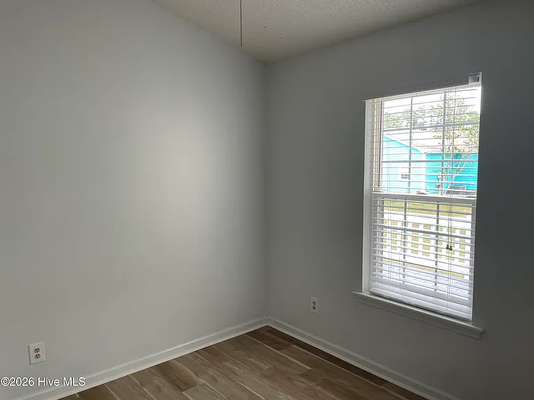 480 Saltaire Dr SW — Photo 20