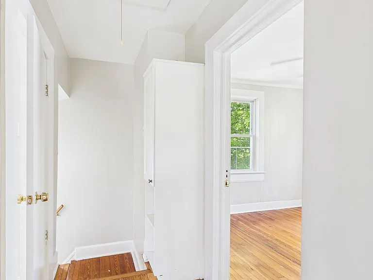1002 Haskell St — Photo 13